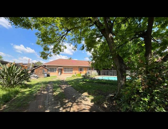 6 BEDROOM HOUSE FOR SALE IN BOKSBURG WEST